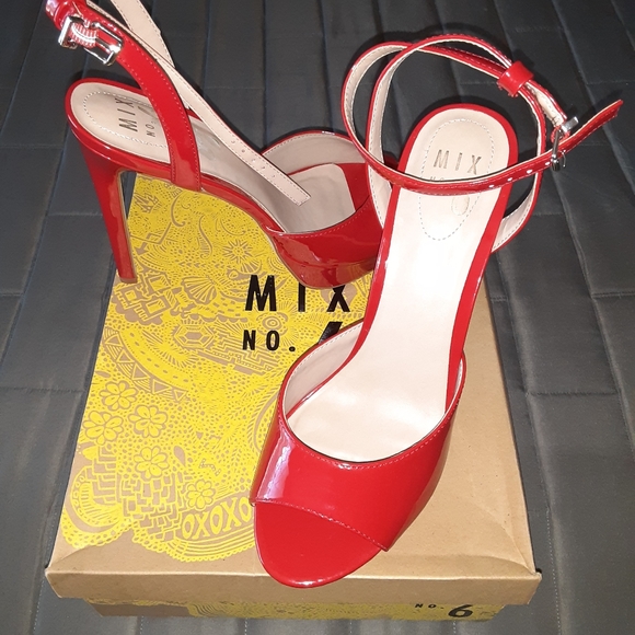 Heels - Picture 2 of 3